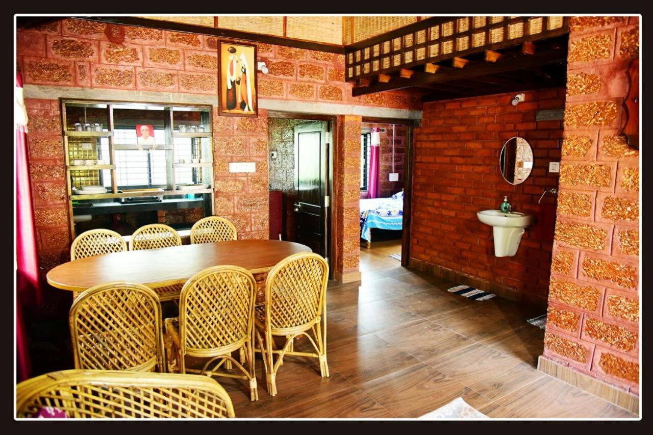 Villa Tiny Waves Udupi Esterno foto